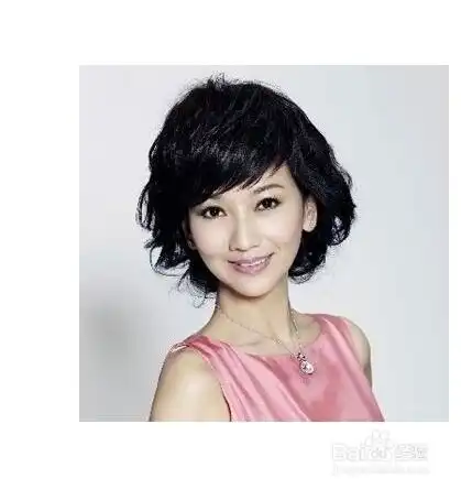 五十岁女士夏季怎么盘头显年轻