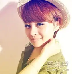 女生时尚短发设计点亮肤色更显嫩
