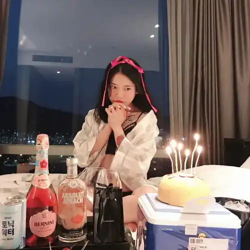 健身超努力但美食啤酒就是忍不住,这位小姐姐你也太佛系了吧