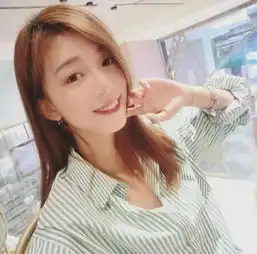 很会打扮的田径女神,因一场比赛而走红,如今晒照多了两处纹身