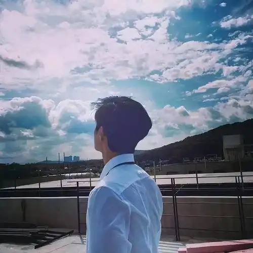 陪女主管去买房,付款时差3万,我直接给钱,还钱时,我慌了