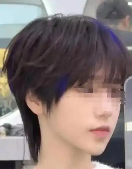 热闻家长直呼看不懂10后女生独爱鲶鱼须刘海,男生流行微分碎盖,你家有同款吗