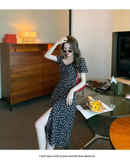 施悦名女装夏季法式方领露锁骨性感高开叉裙设计显瘦女神范碎花连衣裙a