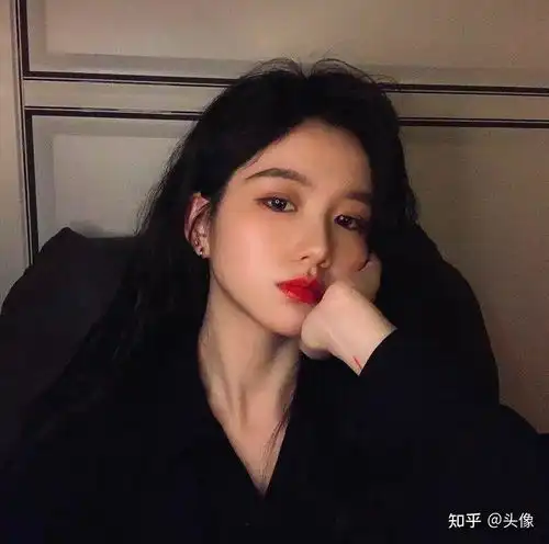 丧系女生真人头像