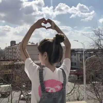 女头推开自己喜欢的东西叫成长女生头像我要个性网