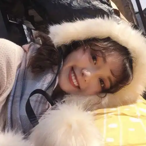 女生在心上人面前,会有这3种表现,被说中了别害羞