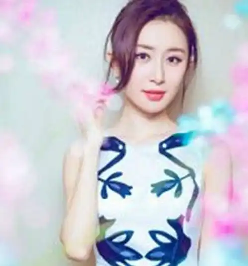 黑白女生头像唯美气质舒