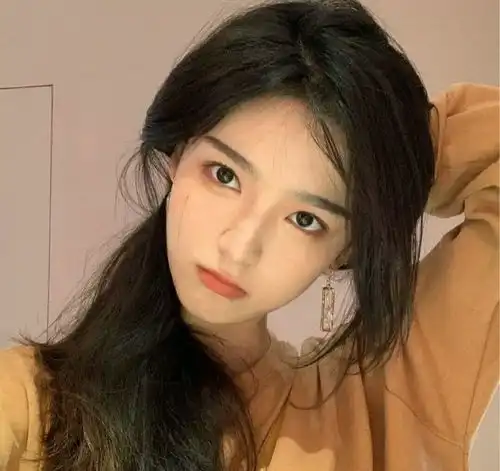 女人再忙不要忘,上班最好化淡妆,教你正确步骤,简单且漂亮