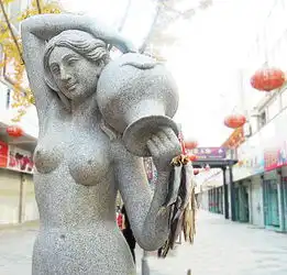 盘点全球那些恶搞雕塑的讨厌鬼