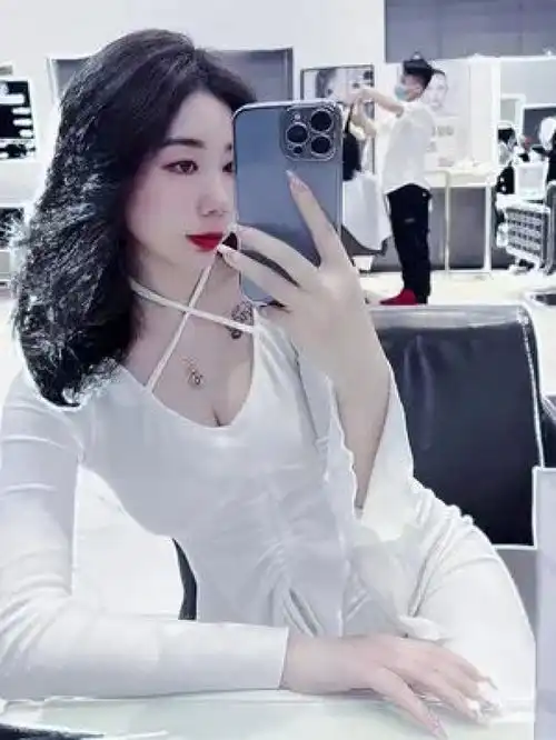 美出高级感心动的极光时刻精致的女孩让我们一起变美高级感