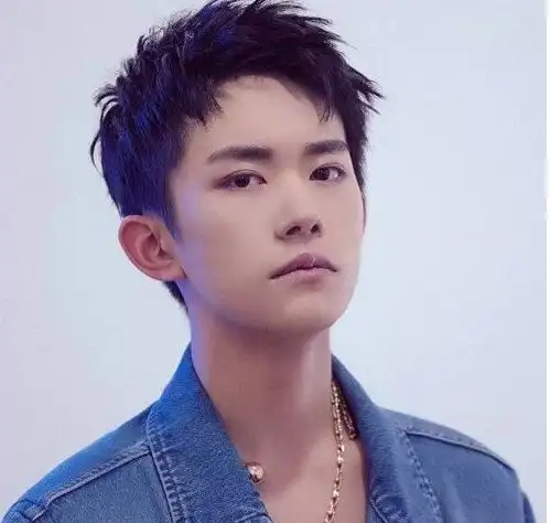 学生男想弄一下头发,有什么好看的可以推荐下吗