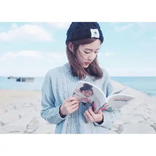 白边女生头像