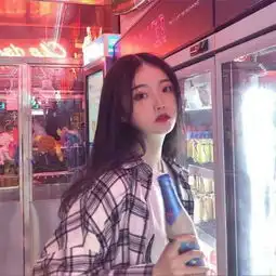 默默守护的女生伤感头像