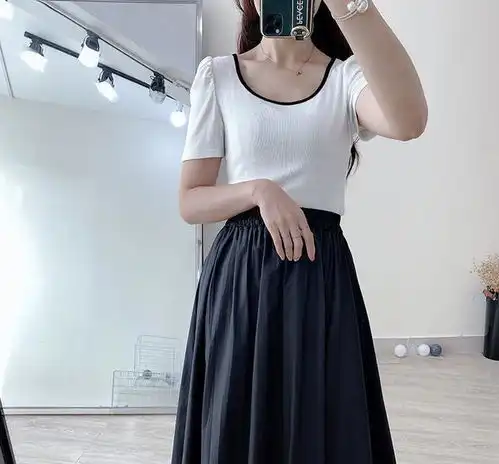 小个子女生t恤穿搭,清爽甜美有个性又时髦,谁穿谁好看