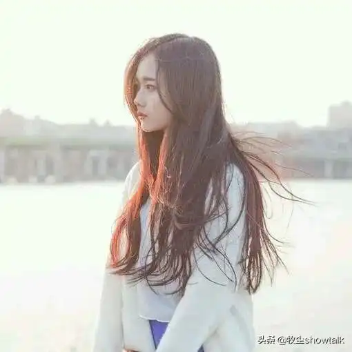 女头像侧脸天真