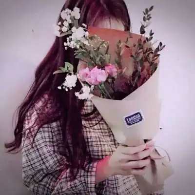 捧花情侣头像手里拿花的女生头像高清系列