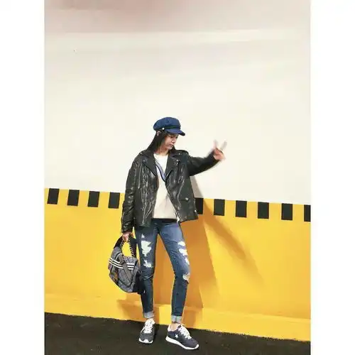 不爱笑的女生如何拍照才好看