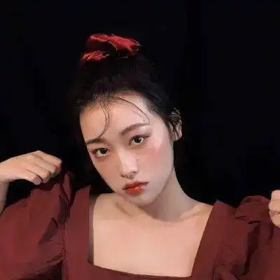 女生换了个成熟的头像少