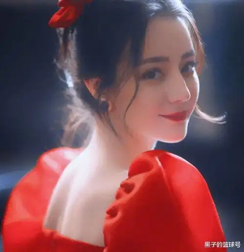 迪丽热巴点地成毯,这也太绝了吧