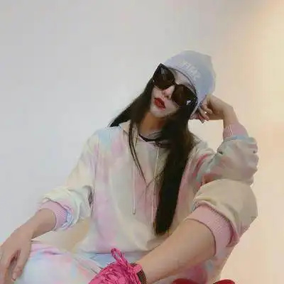 范冰冰母亲节素颜出镜,和妈妈合影皮肤白一度,妈妈有皱纹太真实