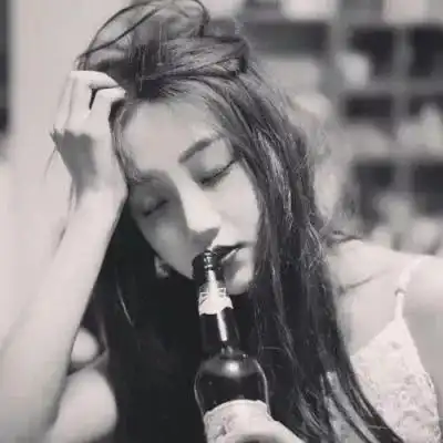 抖音伤感情感句子只是遗憾太心急,竟然没有好好抱过你