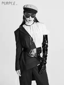 张馨予换新风格拍大片,美如油画少女