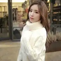 穿白色毛衣的美女头像