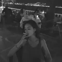头像暗恋一个人,就好像他身上有wifi一样吸引人