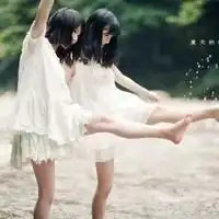 求穿大白衣服的人的闺密头像3张,谢谢