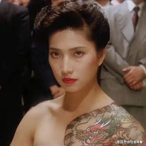 雄霸是日本人,和周润发对赌的纹身女骰神也是日本人