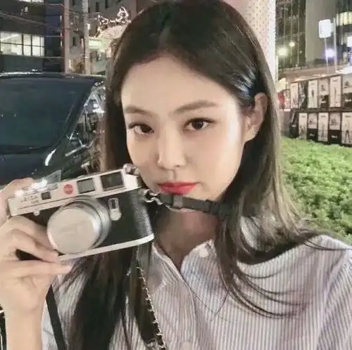 阴暗图片头像女生本田翼