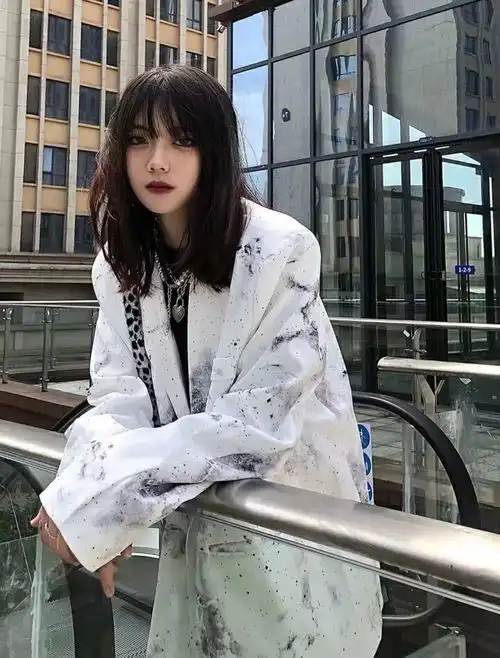 闪闪发光的女生头像