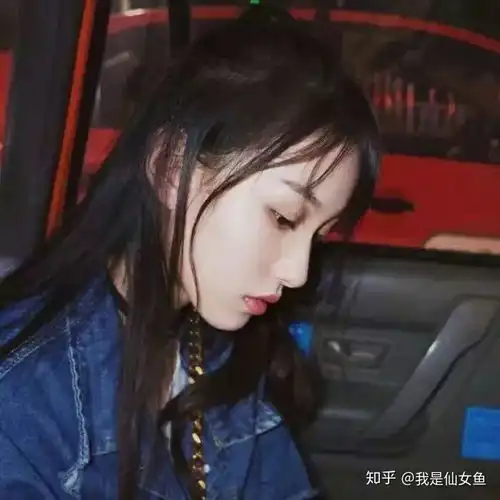 一个人总要走陌生的路,看陌生的风景,听陌生的歌,然后在某个不经意的瞬间,你会发现