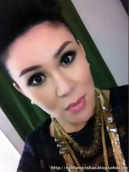 黄征喜得龙子神秘娇妻美艳私照曝光