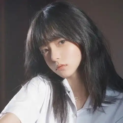 女生头像套图不能因为没有掌声就丢掉自信