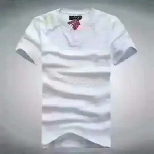 图摆地摊女装连衣裙大板男装t恤棉麻连衣裙雪纺连衣裙处理北京服装鞋帽箱包