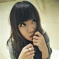 求一个qq女头像安静点的哦