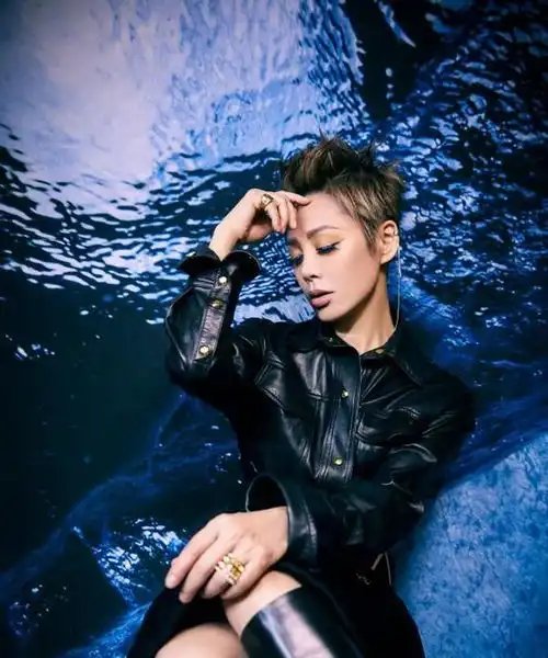 霸气的女生头像紫色霸气