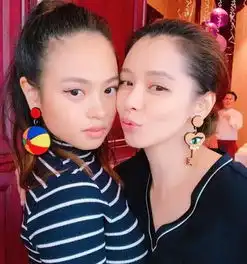 徐若瑄紧拥继女为其庆生小美女颜值不输妈妈