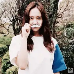 她是idol里独一无二的存在路人说她是冰山女神但私底下的她却异常暖心