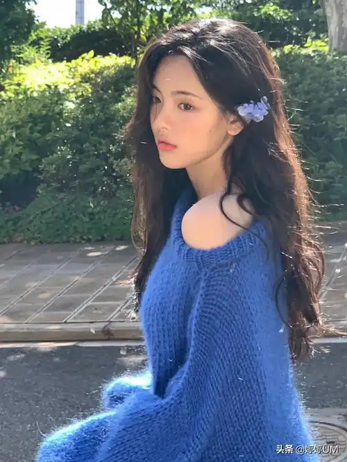 杨超越,果然她的美貌是没有上限的,有着独特的柔美浪漫