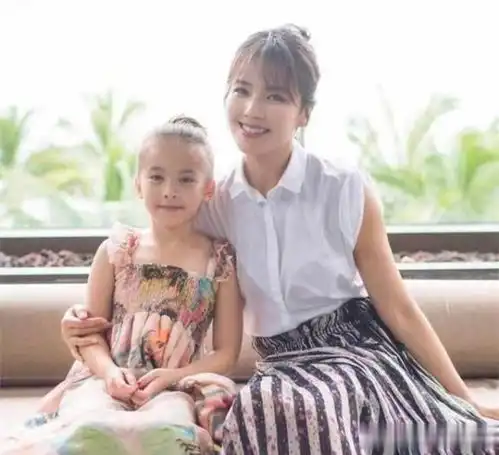刘涛一双儿女曝光,10岁女儿比妈妈还漂亮,网友人生赢家