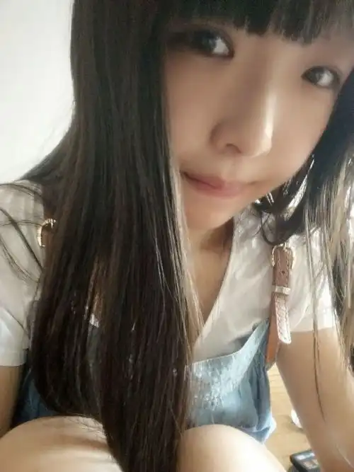 要几张16岁女孩照片同一人