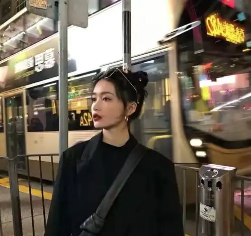 闪闪发光的女生头像