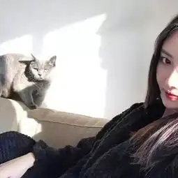 女生头像得一人而终老