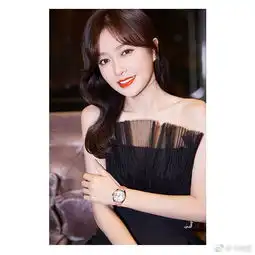 恋爱的女生是不是都该来一块粉色表带的卡地亚
