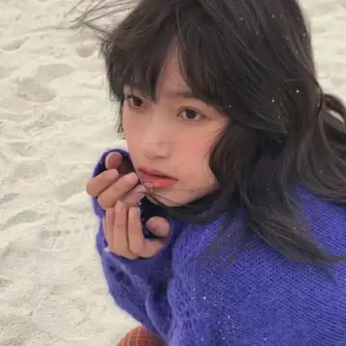 精选女头一个人去看星空单枪匹马满怀希望