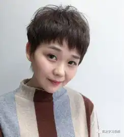 狗啃式刘海今年大流行