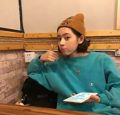 女生头像先说爱的人先不爱