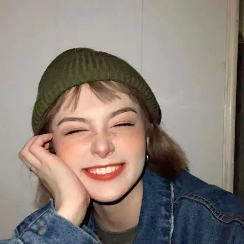 我以为一个人要很优秀,才能被人喜欢萱草